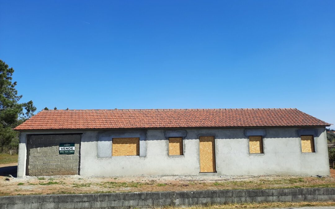 Moradia em Reconstrução – Biqueiras