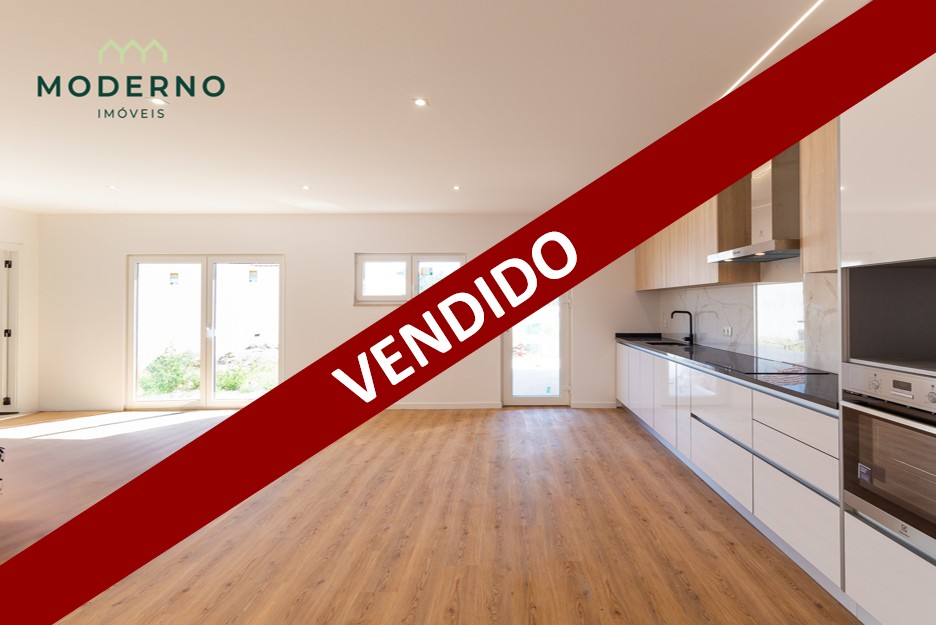Moradia T3+1 em Claras, Carriço – Pombal