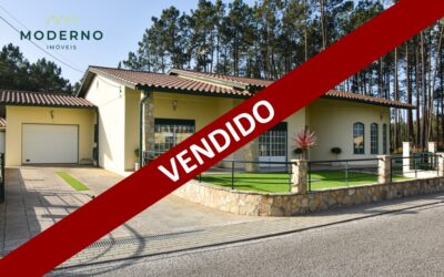 Moradia térrea T3 com jardim, garagem e anexos – Ilha