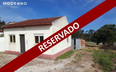 Moradia térrea com anexo e logradouro – Castelhanas