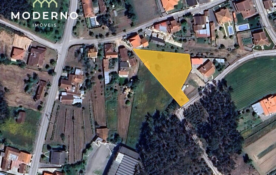 Terreno de Construção com 2 frentes de estrada – Ilha