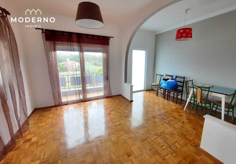 Arrendamento T2 renovado – Ilha, Pombal