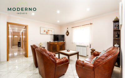 Moradia Térrea T4 com Armazém, Silveirinha